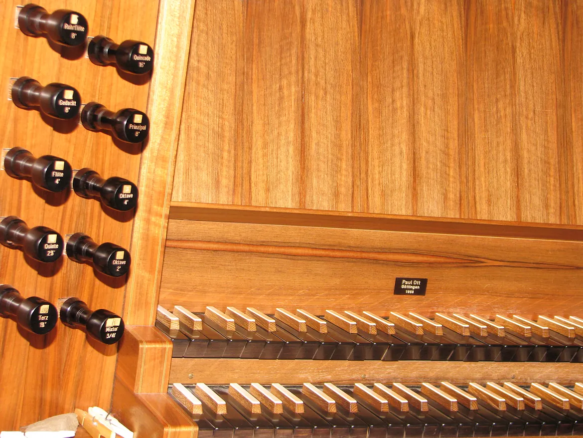 Tasten der Orgel